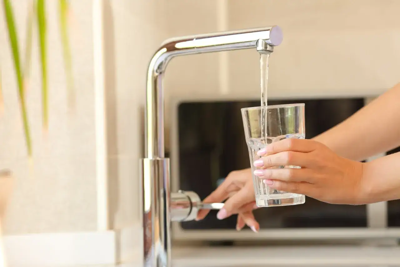 Eau potable au robinet, comment vérifier sa qualité ?